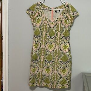 J Crew Size 6 Dress with Zipper
Pale Pink and Olive Colors